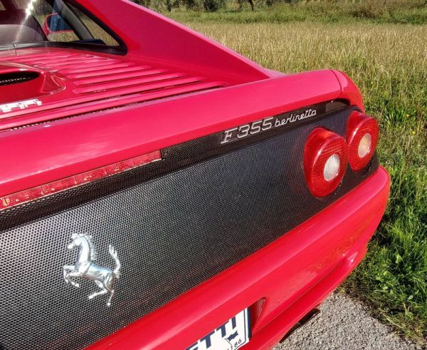 Ferrari F 355 Berlinetta 1998 127261