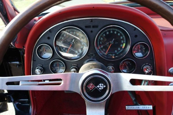 Chevrolet Corvette Sting Ray Convertible 1965 125646