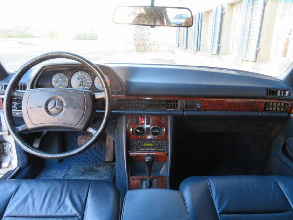 Mercedes-Benz 380 SEC 1982 69572