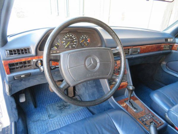 Mercedes-Benz 380 SEC 1982 69573