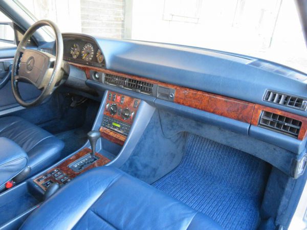 Mercedes-Benz 380 SEC 1982 69574