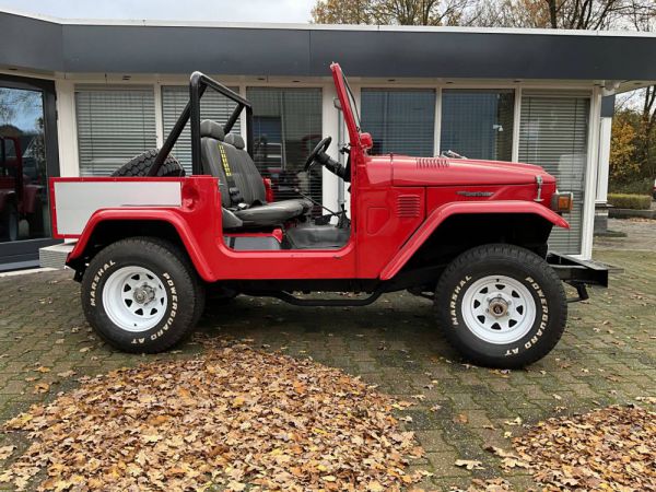 Toyota Land Cruiser BJ 40 1980 2324