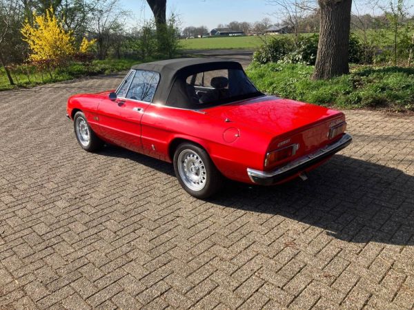 Alfa Romeo Spider Veloce 2000 1979 124953