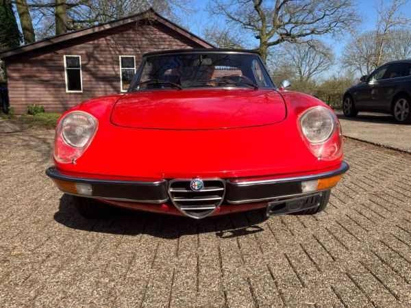 Alfa Romeo Spider Veloce 2000 1979 124954