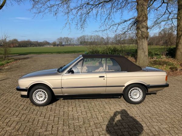 BMW 320i 1990 126948