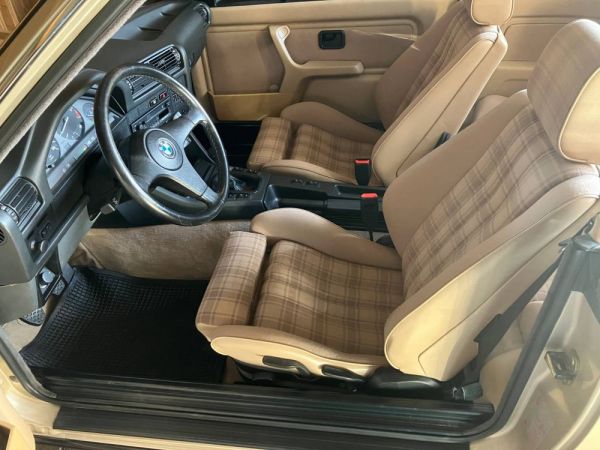 BMW 320i 1990 126953