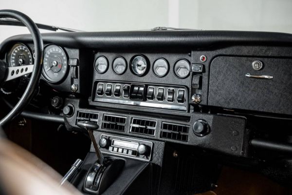 Jaguar E-Type V12 (2+2) 1971 77457