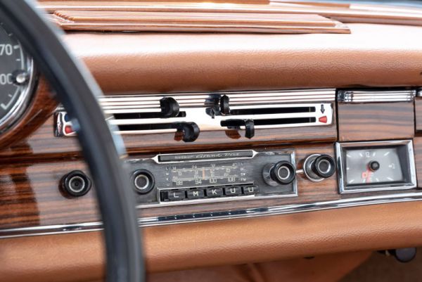 Mercedes-Benz 300 SE 1967 98398