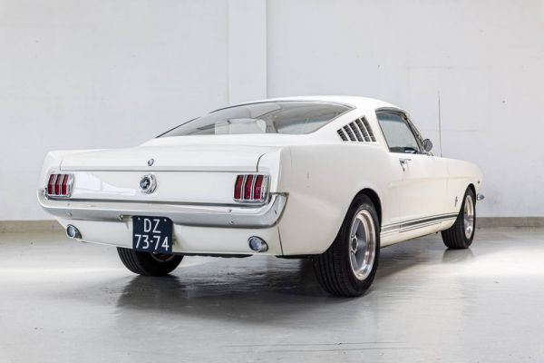 Ford Mustang GT 1965 104520