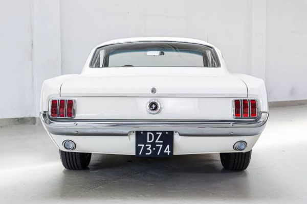 Ford Mustang GT 1965 104521