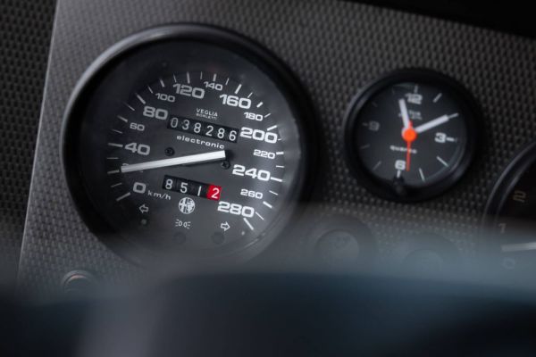 Alfa Romeo SZ 1994 121108