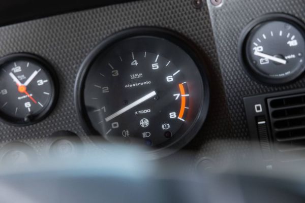 Alfa Romeo SZ 1994 121109