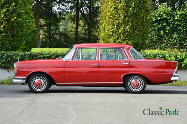Mercedes-Benz 220 SE b 1962