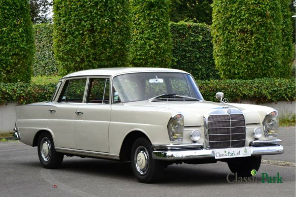 Mercedes-Benz 200 1965 58411
