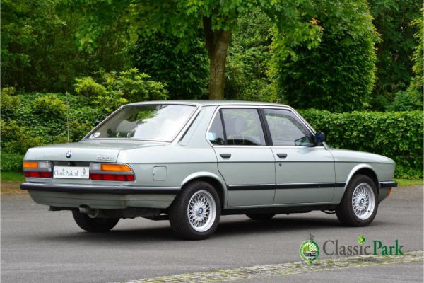 BMW 525i 1983 73392