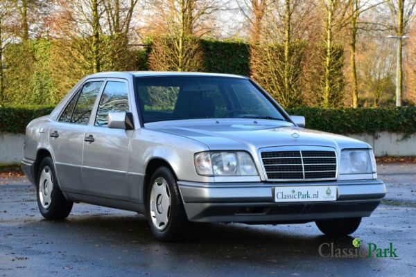 Mercedes-Benz 200 D 1993 122066