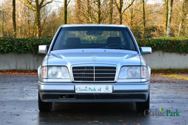 Mercedes-Benz 200 D 1993 122067