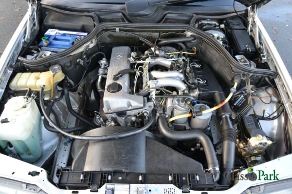 Mercedes-Benz 200 D 1993 122073