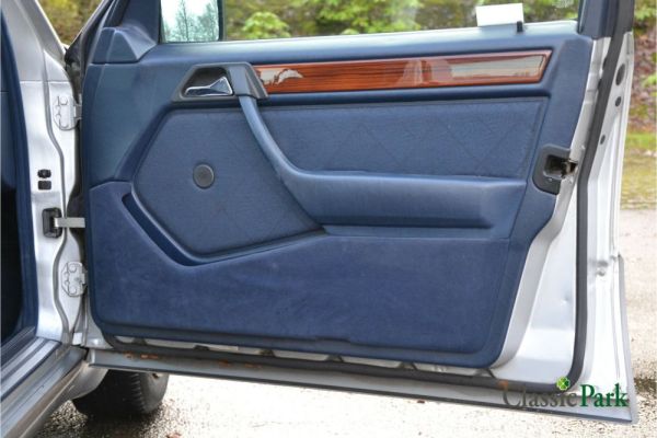 Mercedes-Benz 200 D 1993 122077