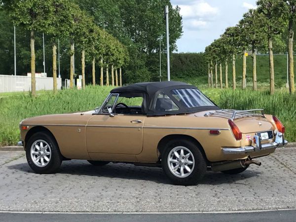 MG MGB 1975 12200