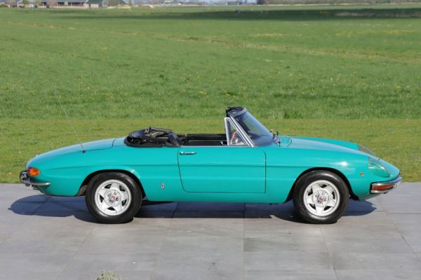 Alfa Romeo 1750 Spider Veloce 1969 122834