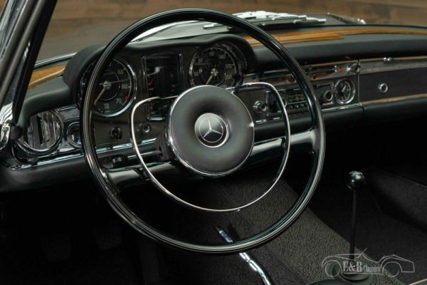 Mercedes-Benz 280 SL 1968 125724