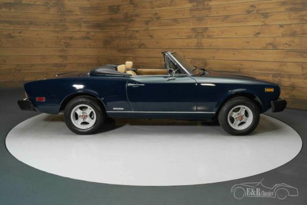Fiat 124 Spider CS1 1977