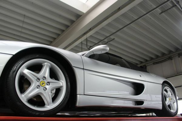 Ferrari F 355 Spider 1999 15892