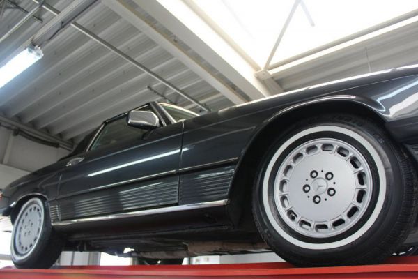 Mercedes-Benz 560 SL 1988 16372