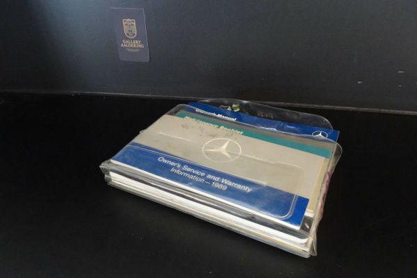 Mercedes-Benz 560 SL 1989 17374