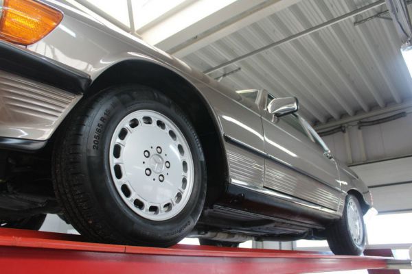 Mercedes-Benz 560 SL 1986 17609