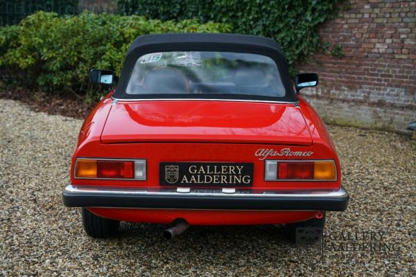Alfa Romeo Spider Veloce 2000 1982 106308