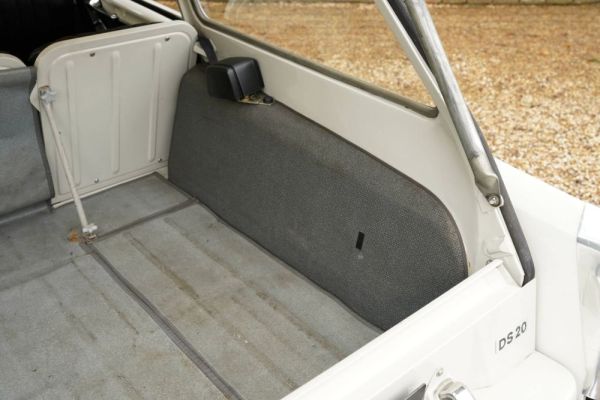 Citroën DS 20 Familiale 1973 106324