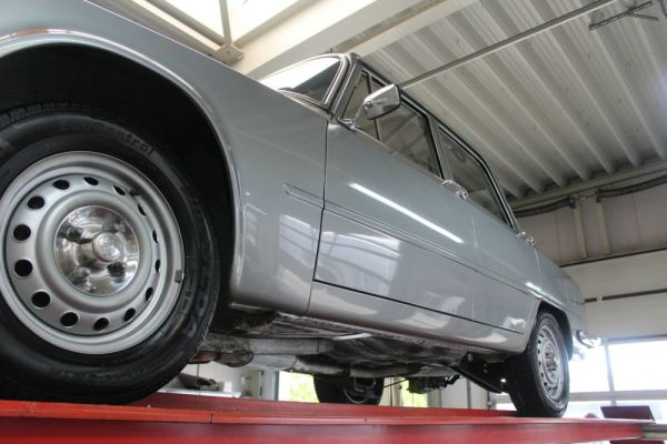 Alfa Romeo Giulia Nuova Super 1300 1978 117258