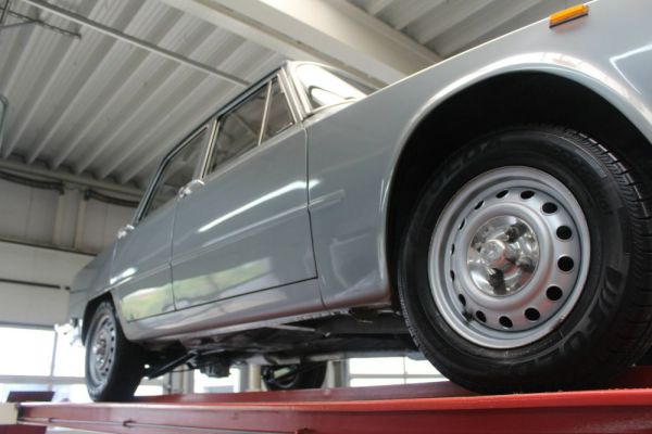 Alfa Romeo Giulia Nuova Super 1300 1978 117259