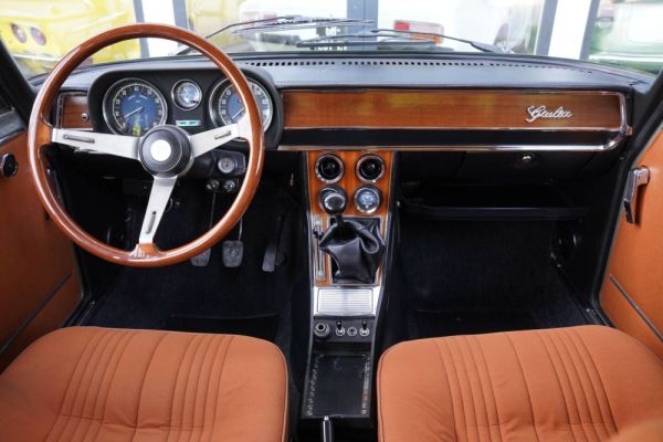 Alfa Romeo Giulia Nuova Super 1300 1978 117260