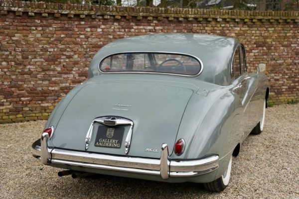 Jaguar Mk IX 1959 124035