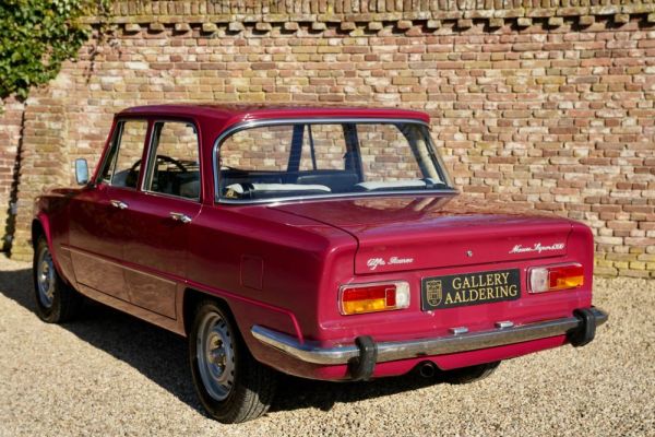 Alfa Romeo Giulia Nuova Super 1300 1977 126842