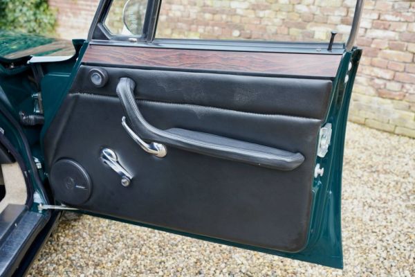 Rover 3500 1972 130911