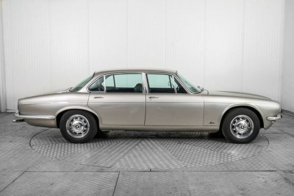 Jaguar XJ 12 L 1975 26361