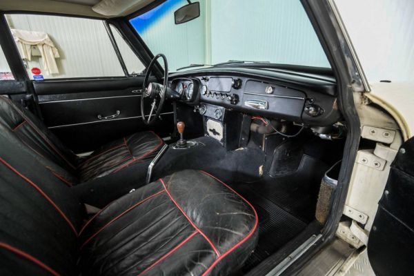 MG MGB GT 1966 27153