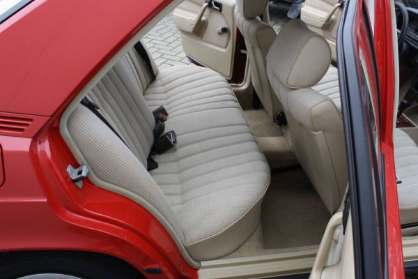 Mercedes-Benz 190 D 2.2 1985 27387