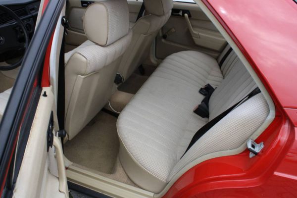 Mercedes-Benz 190 D 2.2 1985 27388