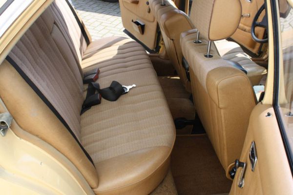 Mercedes-Benz 200 D 1981 27449