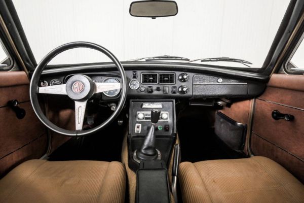 MG MGB GT 1974 27725