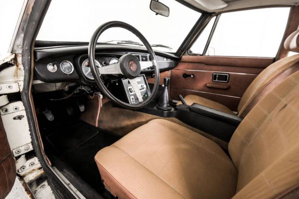 MG MGB GT 1974 27730