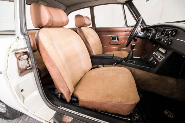 MG MGB GT 1974 27734