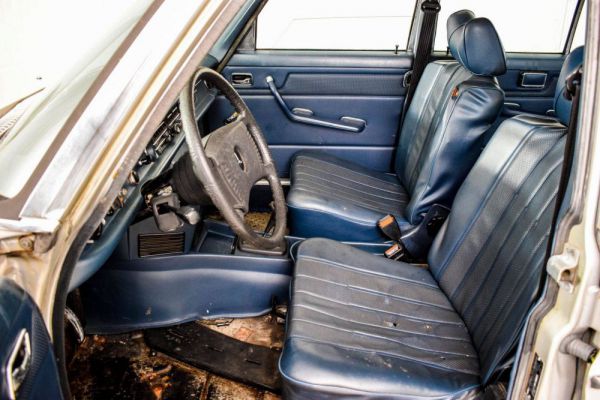 Mercedes-Benz 240 D 1976 28744