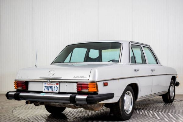 Mercedes-Benz 240 D 1976 28748