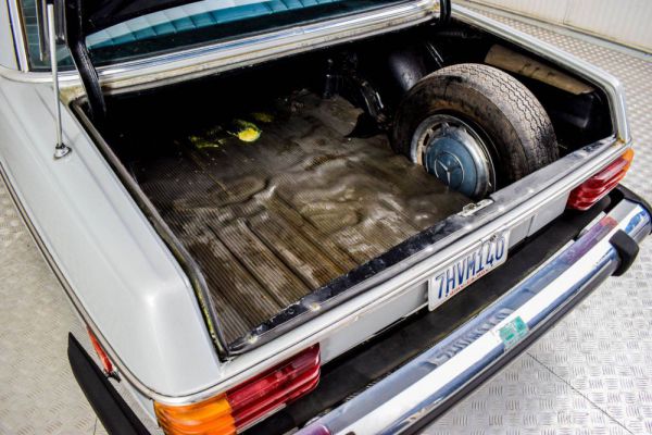 Mercedes-Benz 240 D 1976 28753